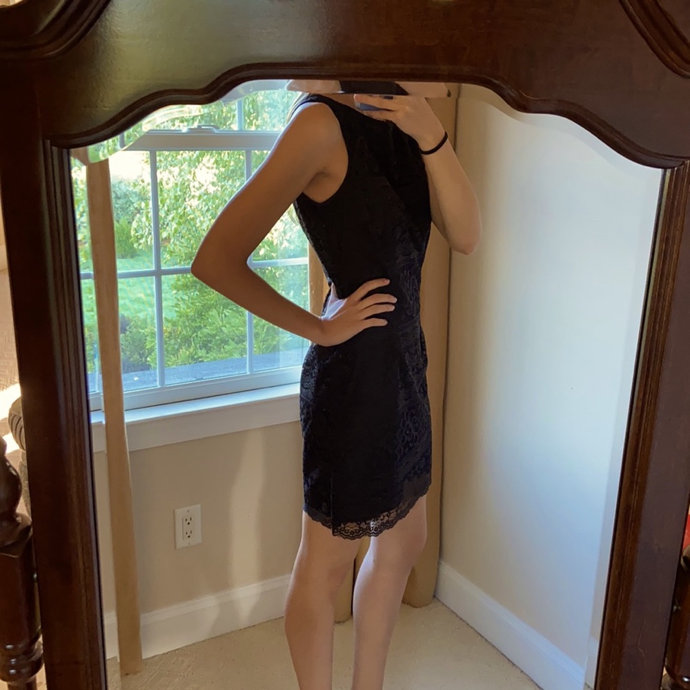 Black lace dress - Picture 3 of 7